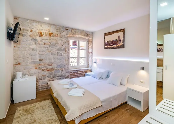 Idassa Atrium Rooms